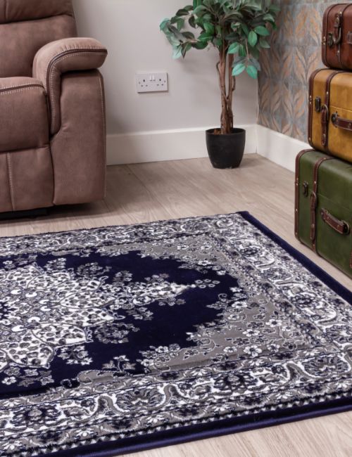 CLASSIQUE MEDALLION NAVY 160 X 220